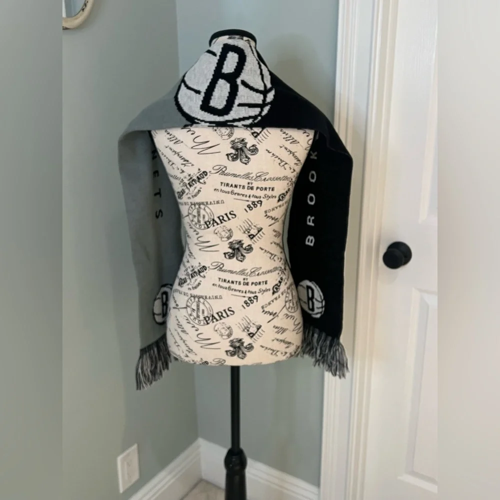 Foco Brooklyn Nets Two Toned Scarf | Fringe | Black & Gray | OS | Like New